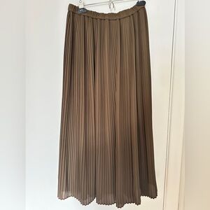 Uniqlo Long Pleated Skirt